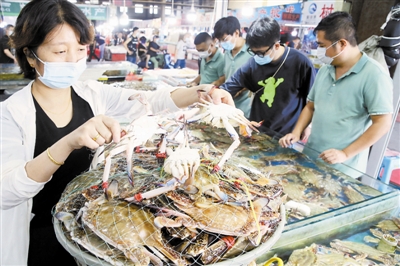 地产海鲜 大量上市