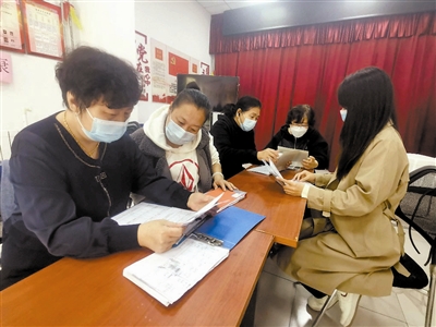 热心“红娘阿姨”搭起公益鹊桥