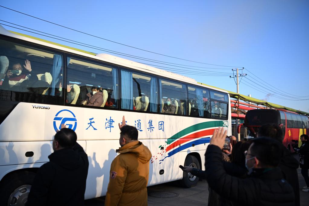 天津北辰：企业包车助工人舒心返乡